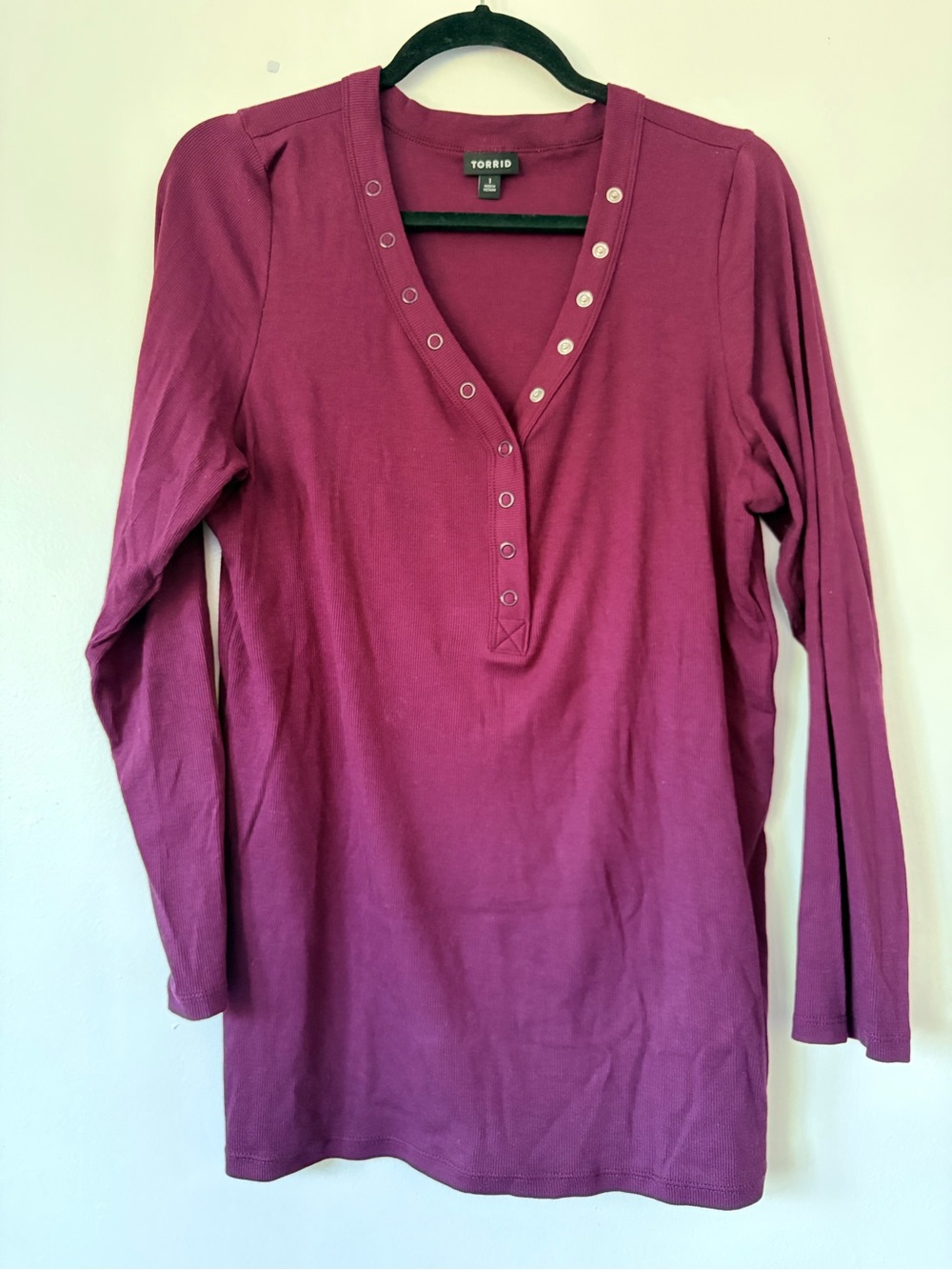NWOT Torrid Plum Long Sleeve Ribbed Henley Super Soft Top Size 1
